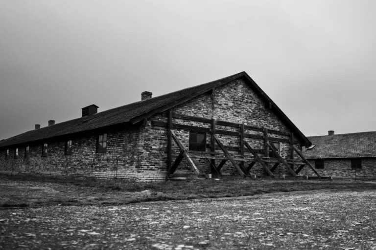 Read more about the article How Auschwitz Changed Between 1940 and 1945